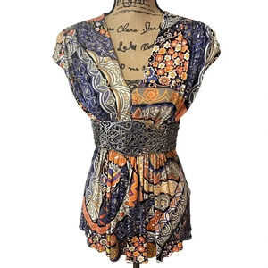 Sky Artistic Patterned Short Sleeve Top